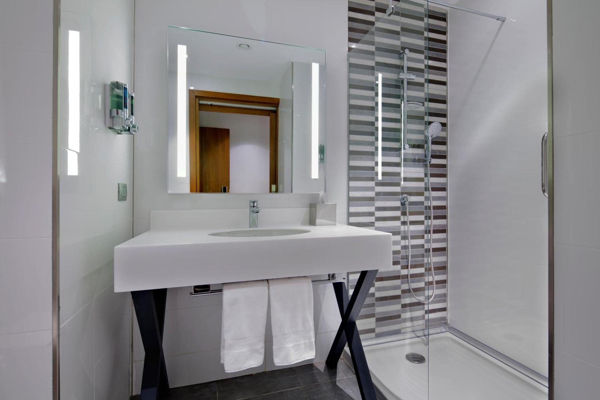 Hampton By Hilton Kocaeli Symbol Hotel ภายนอก รูปภาพ