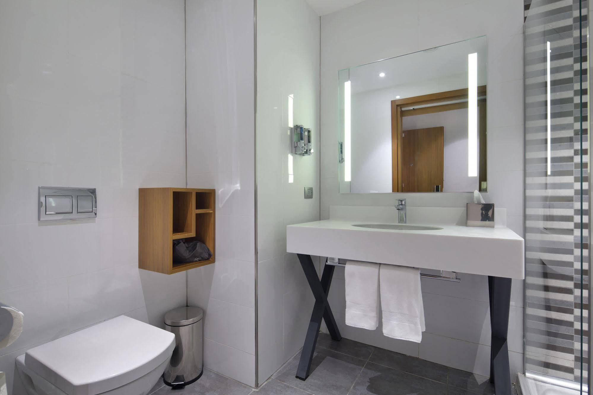 Hampton By Hilton Kocaeli Symbol Hotel ภายนอก รูปภาพ